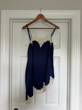 anthropologie NWT navy asymmetrical lace top size medium